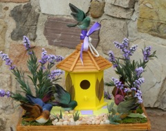  60 - Birdhouse with Yard